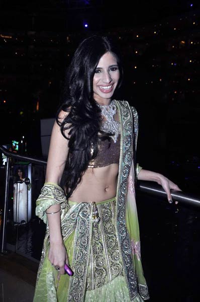 गहराता आकर्षण नाभि का  | 'सविता भाभी' के जलवे 