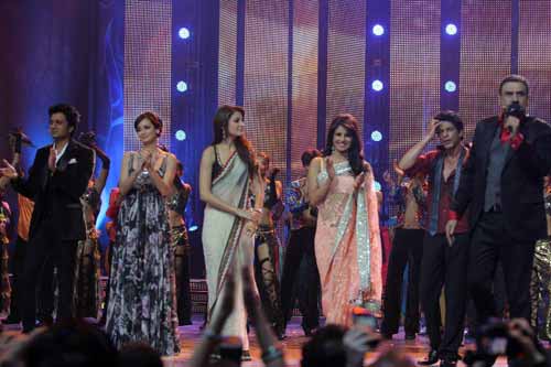 आईफा समारोह में सितारों की मस्‍ती । सितारों का जमघट