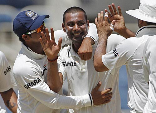 भारत ने वेस्टइंडीज से जीता किंग्सटन टेस्ट | पढ़ें