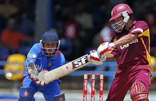 टीम इंडिया ने पहला वनडे 4 विकेट से जीता