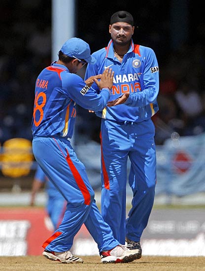 टीम इंडिया ने पहला वनडे 4 विकेट से जीता