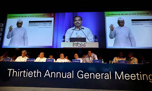 11 जून 2011: तस्‍वीरों में दिनभर की बड़ी खबरें