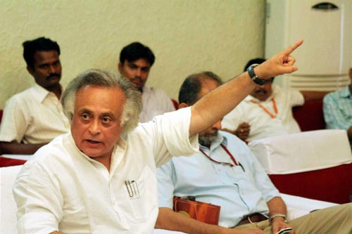 6 जून 2011: तस्‍वीरों में देखें दिनभर की बड़ी खबरें