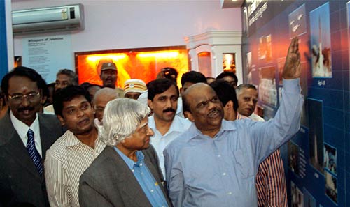 27 जून 2011: तस्‍वीरों में देखें दिनभर की बड़ी खबरें