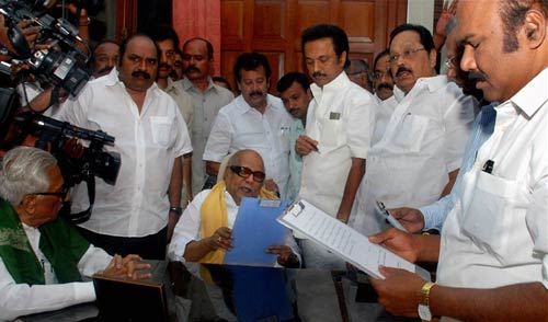 3 जून 2011: तस्‍वीरों में देखें दिनभर की बड़ी खबरें