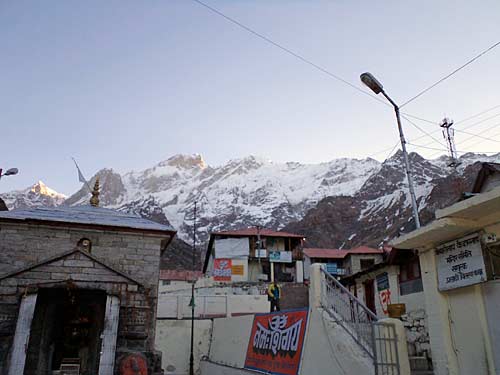 स्‍वर्ग के द्वार खोलते बद्रीनाथ-केदारनाथ | देखें दार्जीलिंग