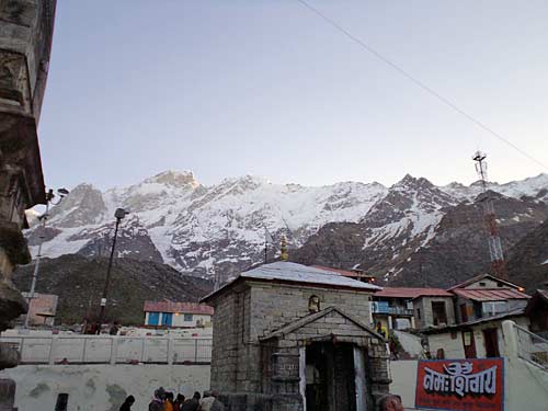 स्‍वर्ग के द्वार खोलते बद्रीनाथ-केदारनाथ | देखें दार्जीलिंग