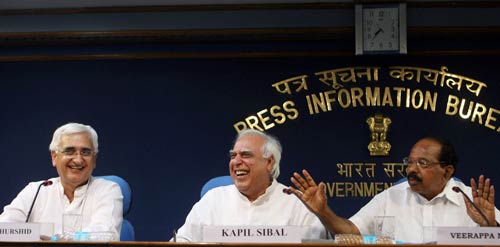 सरकार चाहती है 'सरकारी लोकपाल'