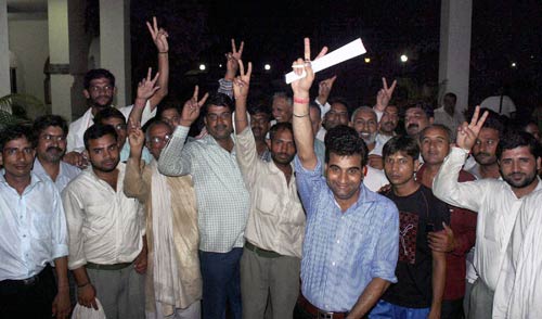 17 जून 2011: तस्‍वीरों में देखें दिनभर की बड़ी खबरें