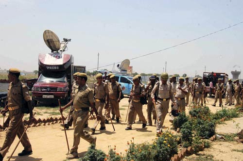 1 जून 2011: तस्‍वीरों में देखें दिनभर की बड़ी खबरें