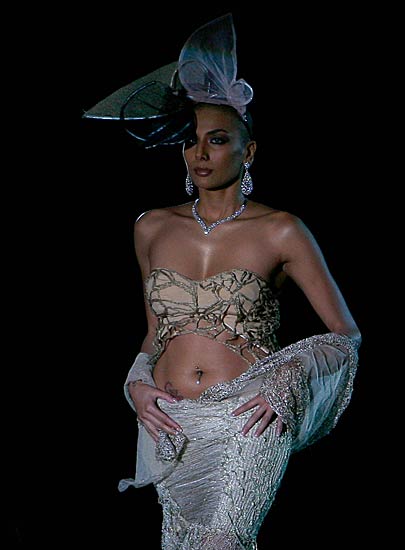 गहराता आकर्षण नाभि का  | 'सविता भाभी' के जलवे 