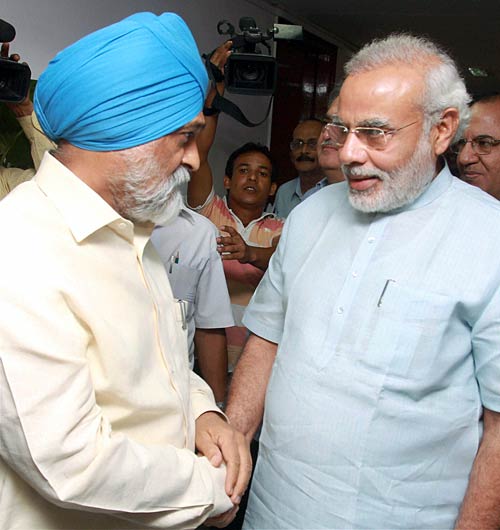 24 जून 2011: तस्‍वीरों में देखें दिनभर की बड़ी खबरें