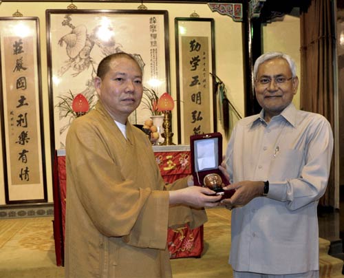 14 जून 2011: तस्‍वीरों में देखें दिनभर की बड़ी खबरें