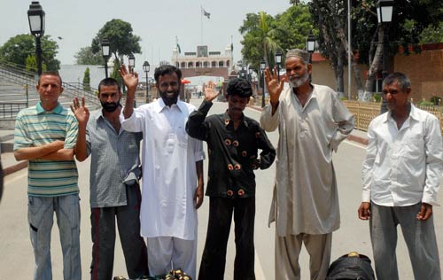 22 जून 2011: तस्‍वीरों में देखें दिनभर की बड़ी खबरें