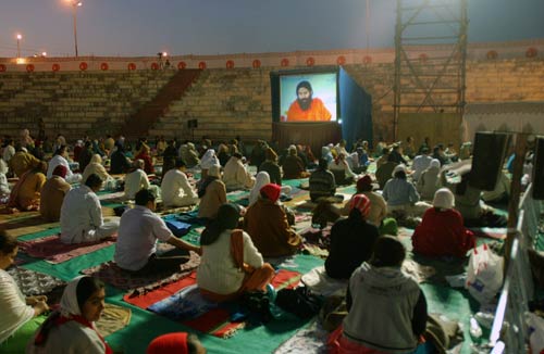 तस्‍वीरों में बाबा रामदेव की जिंदगी । पार्टी नहीं बनाऊंगा