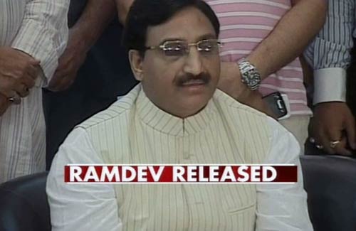 5 जून 2011: तस्‍वीरों में देखें दिनभर की बड़ी खबरें