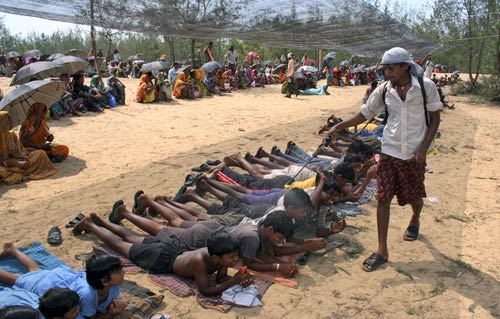 12 जून 2011: तस्‍वीरों में दिनभर की बड़ी खबरें