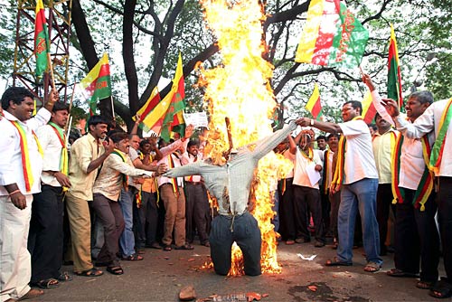 27 जून 2011: तस्‍वीरों में देखें दिनभर की बड़ी खबरें