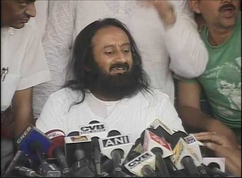 देखिए बाबा ने कैसे तोड़ा अनशन... । सत्याग्रह का दमन