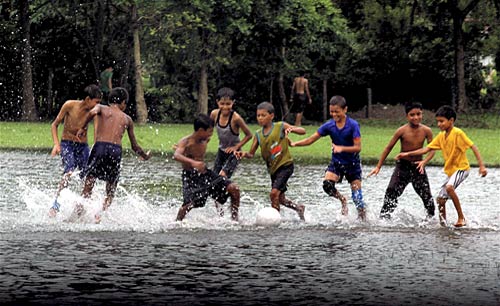 18 जून 2011: तस्‍वीरों में देखें दिनभर की बड़ी खबरें