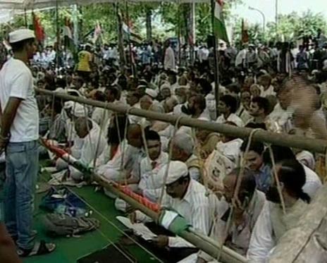 क्‍या हुआ अन्‍ना के अनशन में? । क्‍यों किया अन्‍ना ने अनशन?