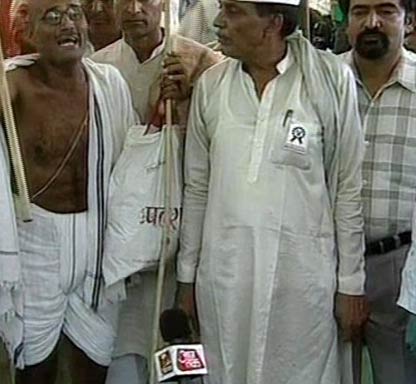 क्‍या हुआ अन्‍ना के अनशन में? । क्‍यों किया अन्‍ना ने अनशन?