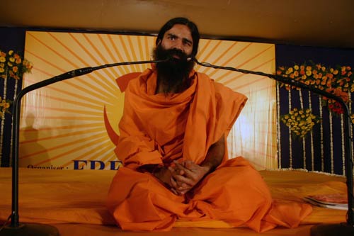 तस्‍वीरों में बाबा रामदेव की जिंदगी । पार्टी नहीं बनाऊंगा