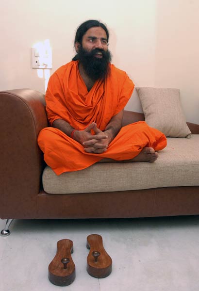 तस्‍वीरों में बाबा रामदेव की जिंदगी । पार्टी नहीं बनाऊंगा