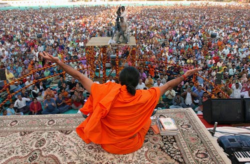 तस्‍वीरों में बाबा रामदेव की जिंदगी । पार्टी नहीं बनाऊंगा
