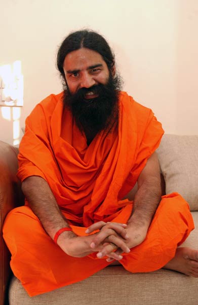 तस्‍वीरों में बाबा रामदेव की जिंदगी । पार्टी नहीं बनाऊंगा