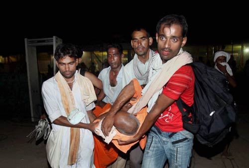 देखें कैसे कुचला गया बाबा का सत्‍याग्रह । बाबा हुए गिरफ्तार