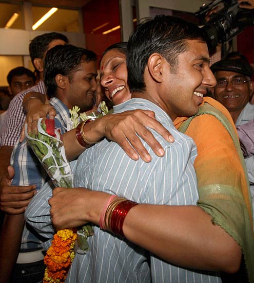 24 जून 2011: तस्‍वीरों में देखें दिनभर की बड़ी खबरें