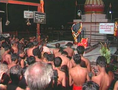 शिंगणापुर के शनि देव की महिमा है अपरंपार