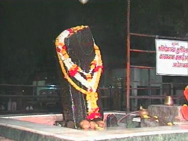 शिंगणापुर के शनि देव की महिमा है अपरंपार