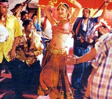 गहराता आकर्षण नाभि का  | 'सविता भाभी' के जलवे 