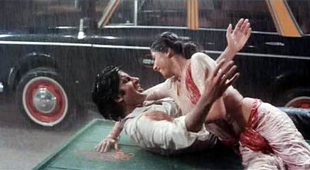 गहराता आकर्षण नाभि का  | 'सविता भाभी' के जलवे 