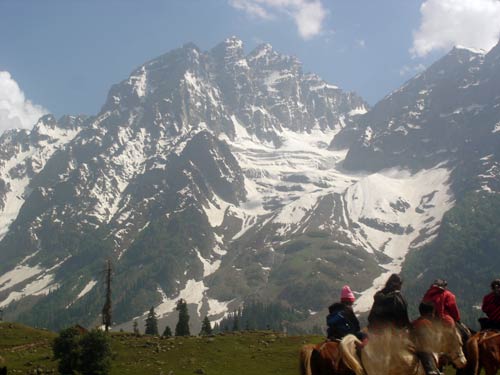 इन गर्मियों में सैर करें 'जन्नत' की... | देखें दार्जीलिंग