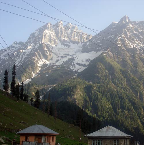 इन गर्मियों में सैर करें 'जन्नत' की... | देखें दार्जीलिंग