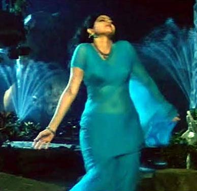 गहराता आकर्षण नाभि का  | 'सविता भाभी' के जलवे 