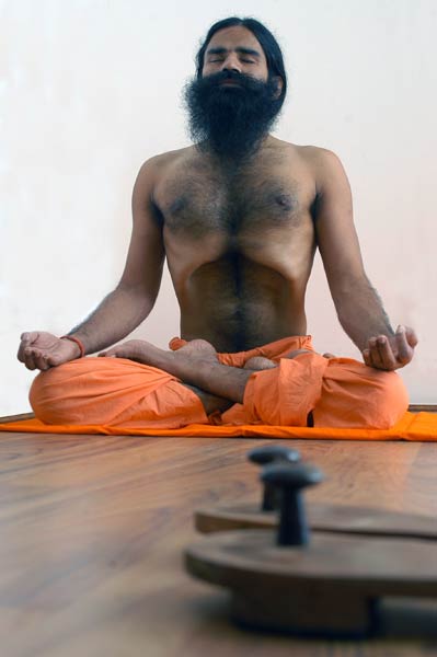 तस्‍वीरों में बाबा रामदेव की जिंदगी । पार्टी नहीं बनाऊंगा