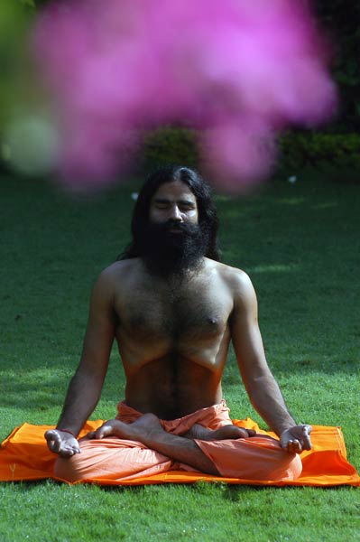 तस्‍वीरों में बाबा रामदेव की जिंदगी । पार्टी नहीं बनाऊंगा