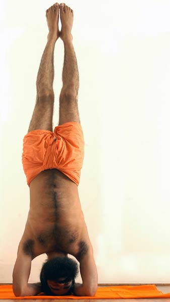 तस्‍वीरों में बाबा रामदेव की जिंदगी । पार्टी नहीं बनाऊंगा