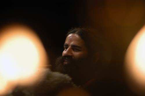 तस्‍वीरों में बाबा रामदेव की जिंदगी । पार्टी नहीं बनाऊंगा