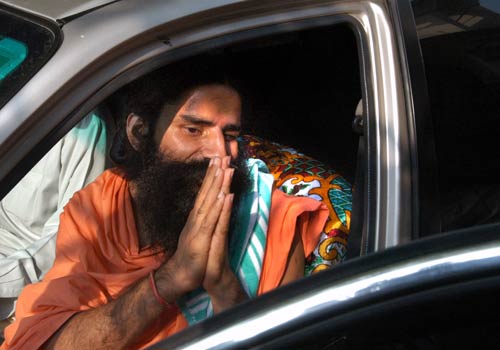 तस्‍वीरों में बाबा रामदेव की जिंदगी । पार्टी नहीं बनाऊंगा