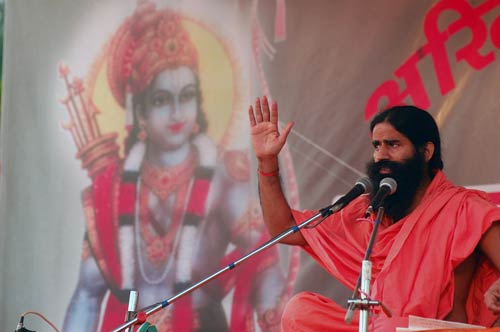 तस्‍वीरों में बाबा रामदेव की जिंदगी । पार्टी नहीं बनाऊंगा