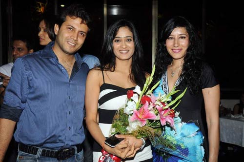 टीजे सिद्धू ने मनाया जन्‍मदिन । हसीनाओं का जलवा