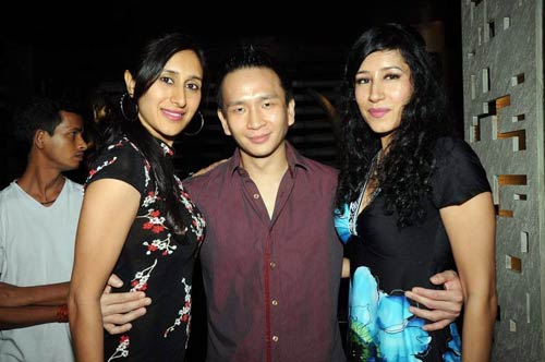 टीजे सिद्धू ने मनाया जन्‍मदिन । हसीनाओं का जलवा