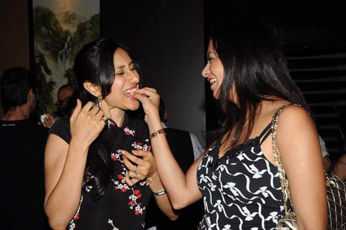 टीजे सिद्धू ने मनाया जन्‍मदिन । हसीनाओं का जलवा