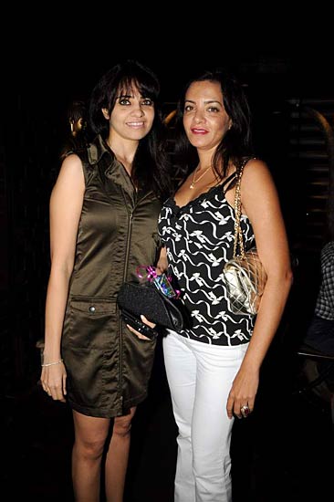 टीजे सिद्धू ने मनाया जन्‍मदिन । हसीनाओं का जलवा