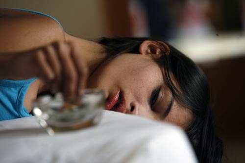 हर फिक्र को धुएं में उड़ाता चला गया...| ग्लैमर का तड़का